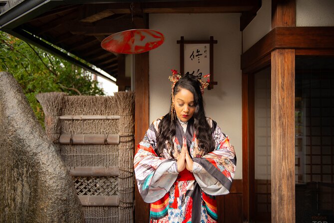 A Privately Guided Photoshoot in Beautiful Kyoto by a Pro - Maruyama Park adds a change of mood