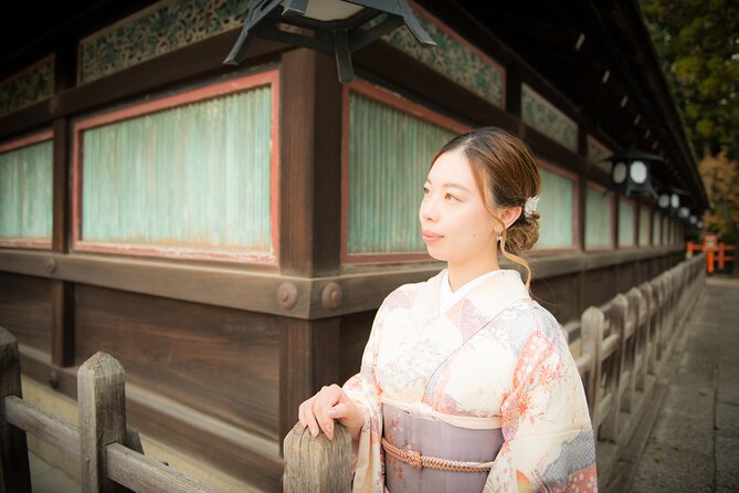 A Privately Guided Photoshoot in Beautiful Kyoto by a Pro - Posing help for people who feel awkward