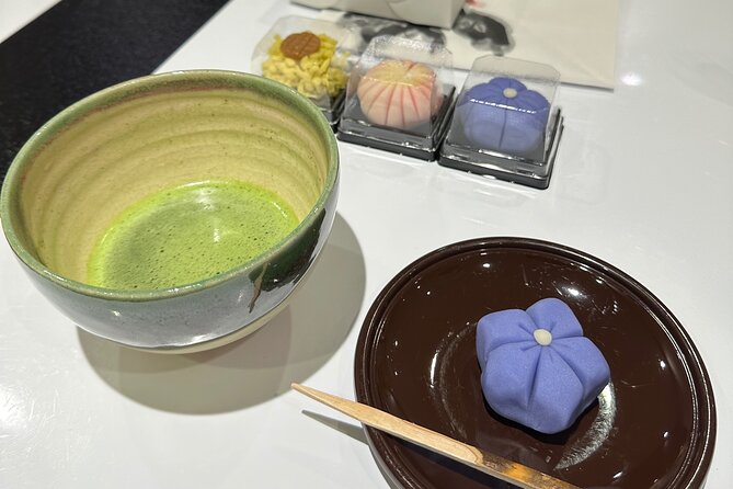 ALL INCLUDED:Short Exclusive Hidden Kyoto Private Tour with Local - Tea ceremony and flower arrangement outside the center