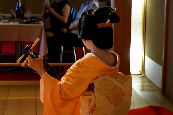 Authentic Maiko Experience＆Kyoto Lunch (Free drink) at Noh Stage - The maiko dance and the value of seeing costume details up close