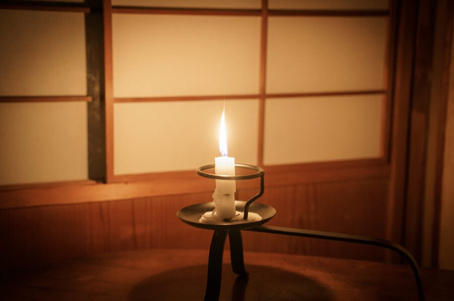 Candlelit Zen: Evening Meditation at Kyoto’s Secret Temple - Entering a private temple near Kodaiji Park