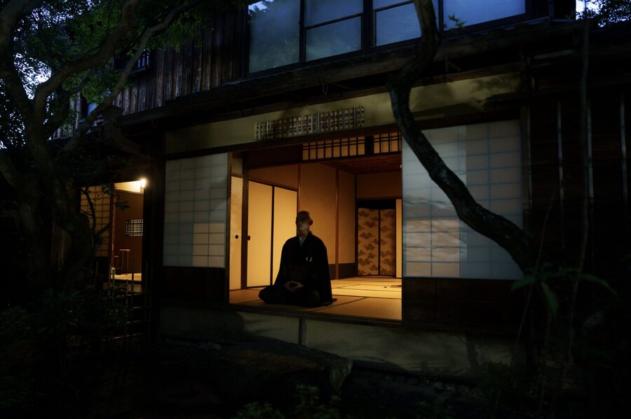 Candlelit Zen: Evening Meditation at Kyoto’s Secret Temple - Meeting the monk after meditation