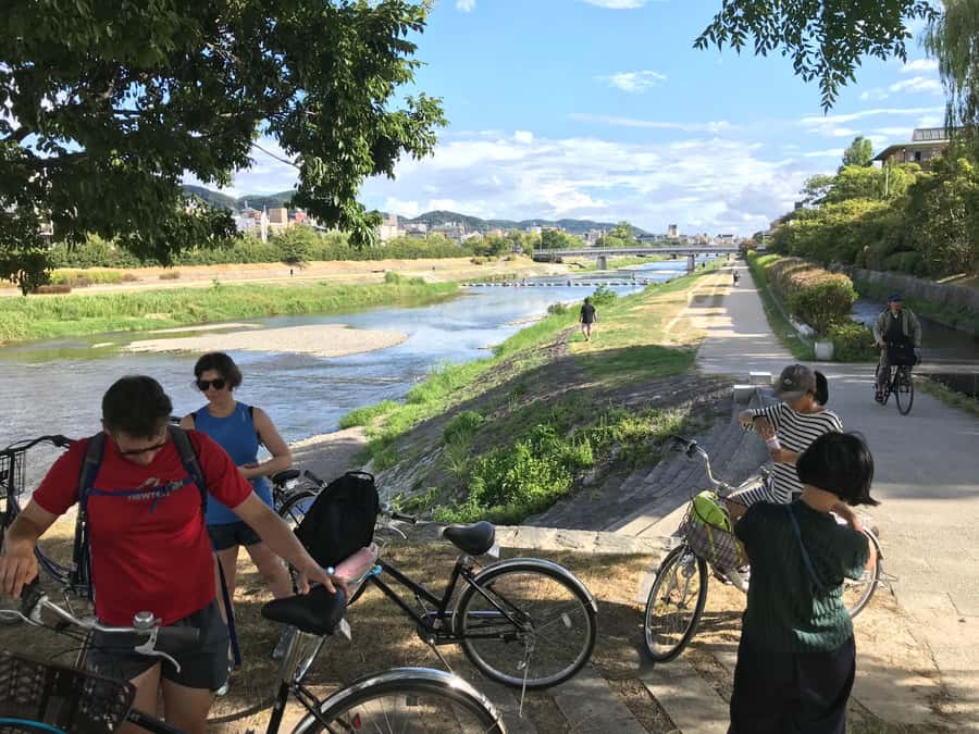 Cycle Kyoto's Hidden Gems & Gion Stroll - What makes this family-friendly