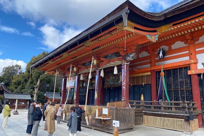 Discover the Secrets of Fushimi Inari and Gion with a Local Guide - Starting among Gion’s wooden streets