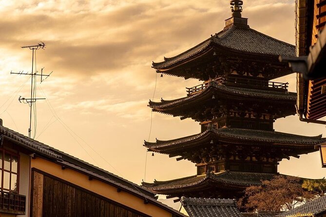 Discovering Kyoto A Tailored Private Tour of the City's Treasures - Gion and the old streets of Shirakawa