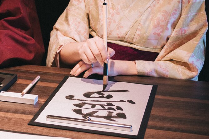 Elegant Tea Ceremony While Wearing Kimono Experience in Kyoto - Choosing between calligraphy, gold leaf, and Nishiki Market