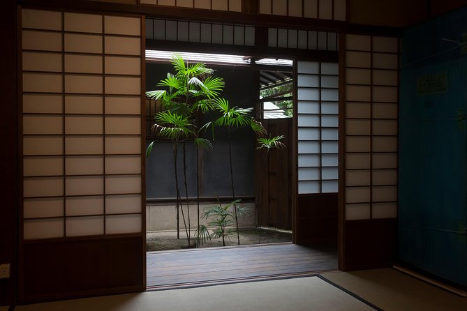 Family Mitsui House Museum with green tea admission ticket - Why the quiet setting matters