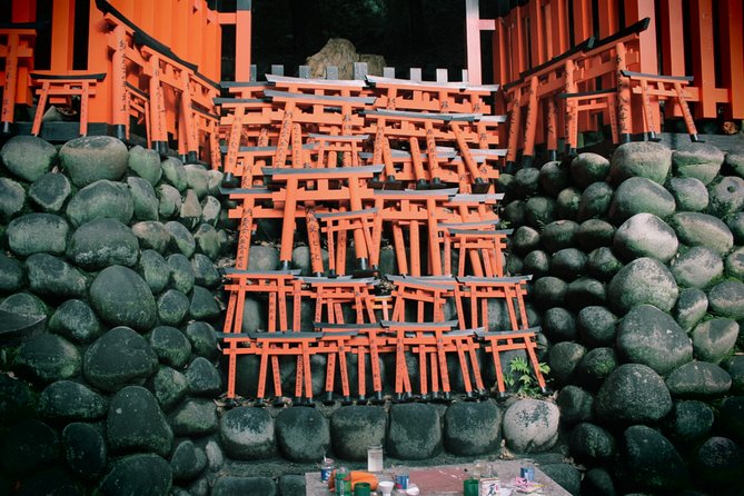 Fushimi Inari Shrine: Explore the 1,000 Torii Gates on an audio walking tour - The main hall and the idea of wabi-sabi