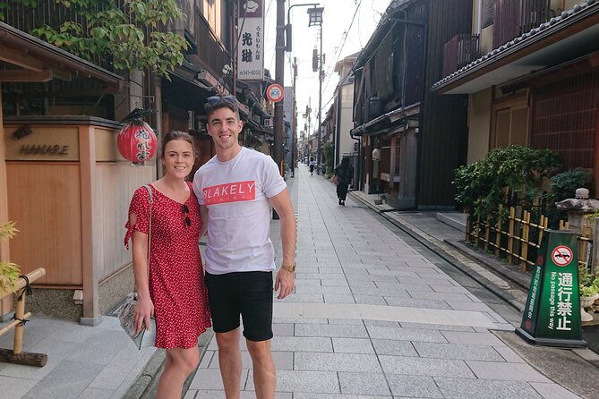 Gion and Fushimi Inari Shrine Kyoto Highlights with Government-Licensed Guide - Gion’s lanes, canals, and tea houses