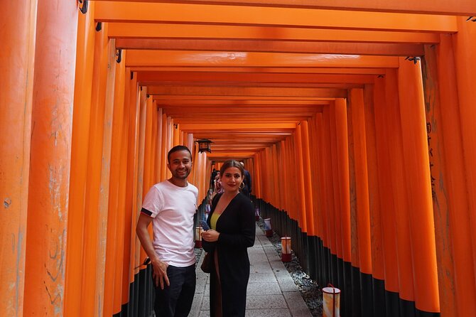 Gion and Fushimi Inari Shrine Kyoto Highlights with Government-Licensed Guide - Yasaka Shrine, Kyoto’s Gion gateway