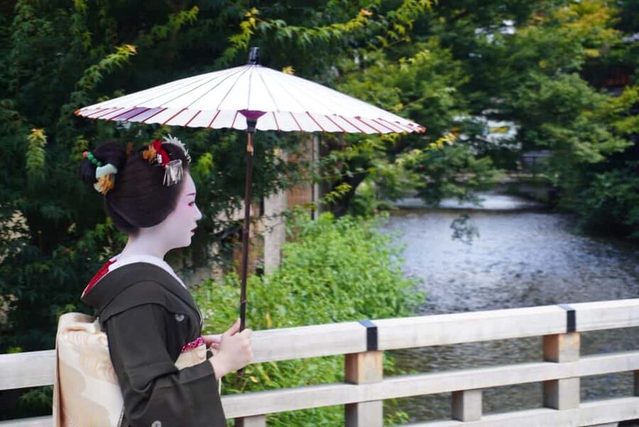 Gion at Night: Secrets and Legends of the Geishas - Key points to know before walking Gion