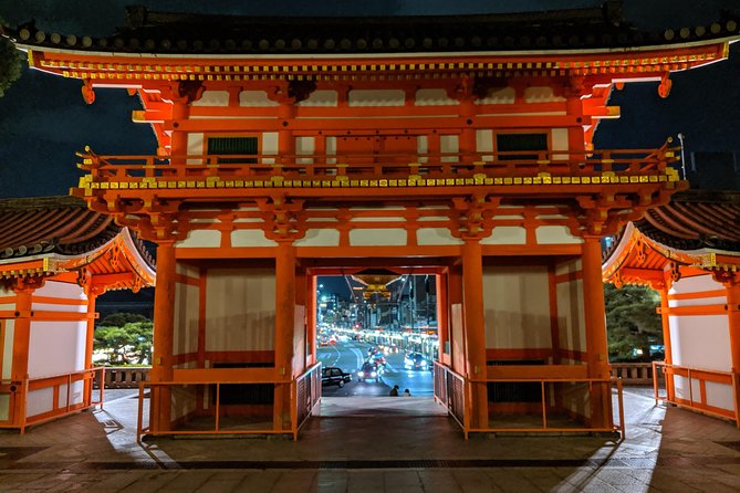 Gion Night Walking Tour - Gion Shirakawa and the polished side of the district