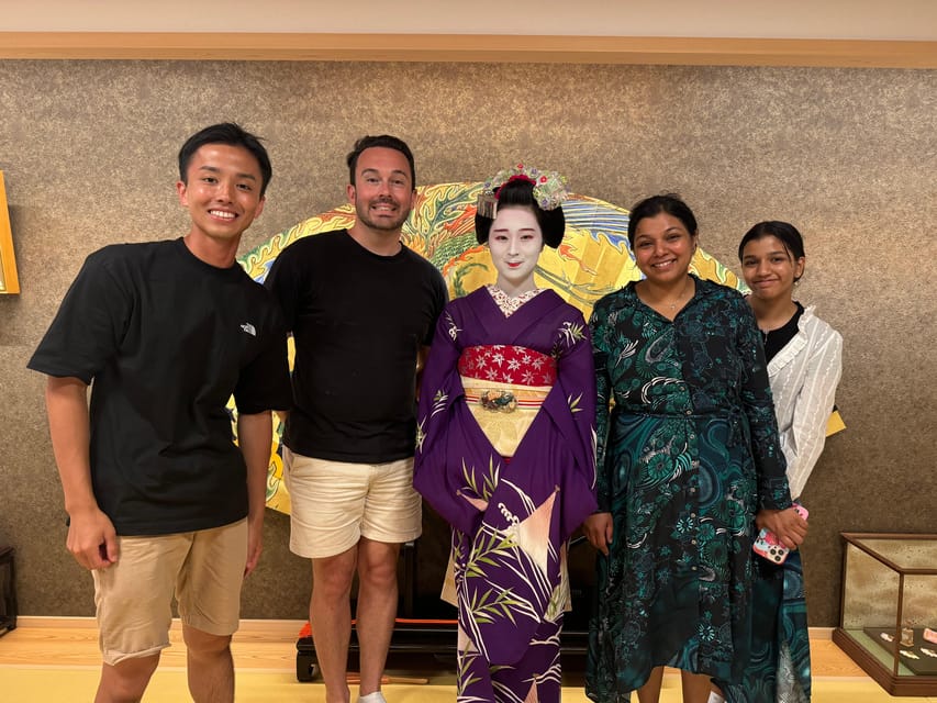 Gion Walking Tour, Geisha Show and Japanese Game in Kyoto - The traditional Japanese fan game