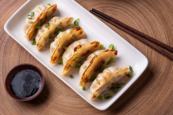 Gyoza Cooking Class in Kyoto: Traditional Japanese Dumplings - The samurai photo and the cultural side