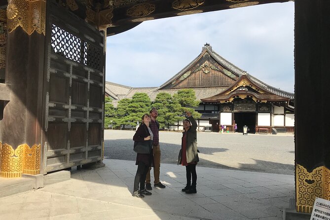 Half-Day Private Walking Tour in Kyoto - Yasaka Shrine and how to pray