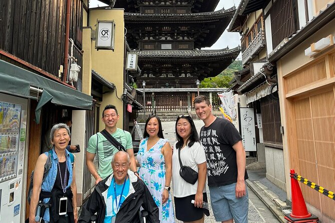 Half-Day Private Walking Tour in Kyoto - Gion, matcha, maiko, and kabuki