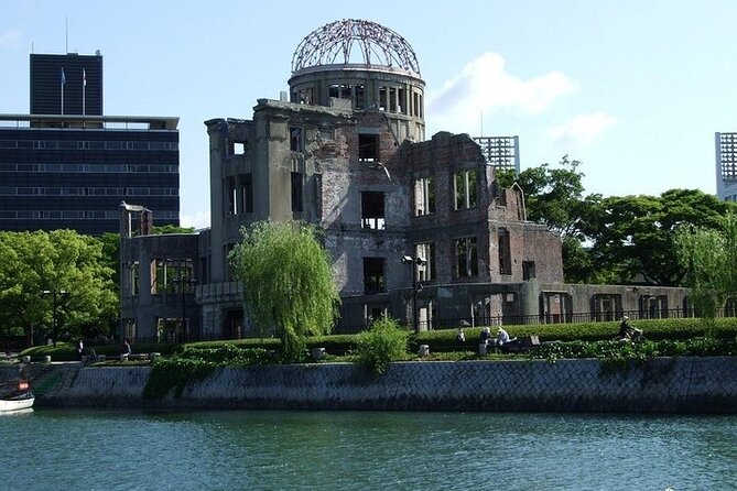 Hiroshima and Miyajima 1 Day Tour for who own the JR Pass only - Miyajima and the hour at Itsukushima Shrine