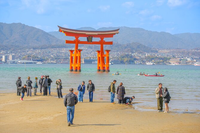 Hiroshima and Miyajima Full-Day Tour from Kyoto by Bullet Train - Two quiet hours in Peace Memorial Park