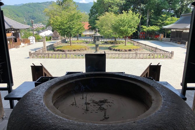 Historic and Natural Guided Hike in Yoshino - Kinpusenji Temple and Chikurin-in