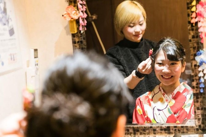 Kimono and Yukata Experience in Kyoto - Adding hair styling and makeup