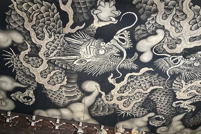 Kiyomizu Temple and Backstreets of Gion, Half Day Group Tour - Yasaka Koshindo and its colorful charms