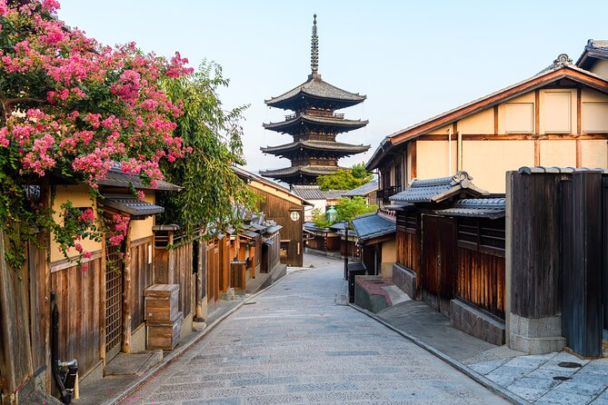 Kiyomizu Temple and Backstreets of Gion, Half Day Group Tour - Yasui-Konpiragu and the meaning of cutting ties