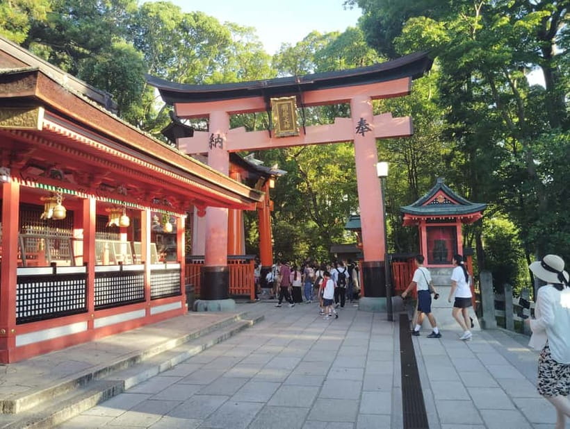 Kyoto: 1.5-Hour Guided Tour of Fushimi Inari Shrine - Walking beneath the famous red torii gates