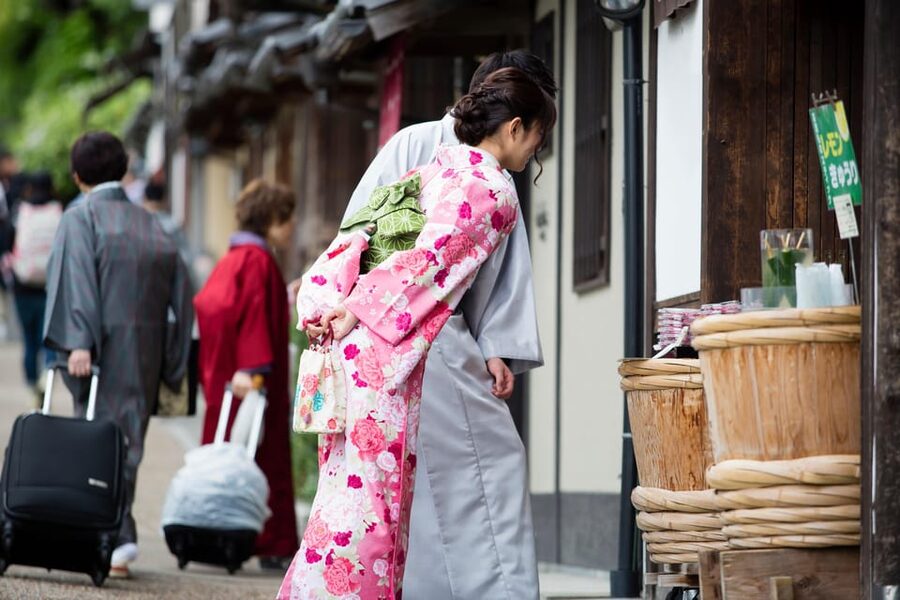 Kyoto: 1 Day:Traditional Japanese Kimono Rental Experience - A useful choice for a tea ceremony