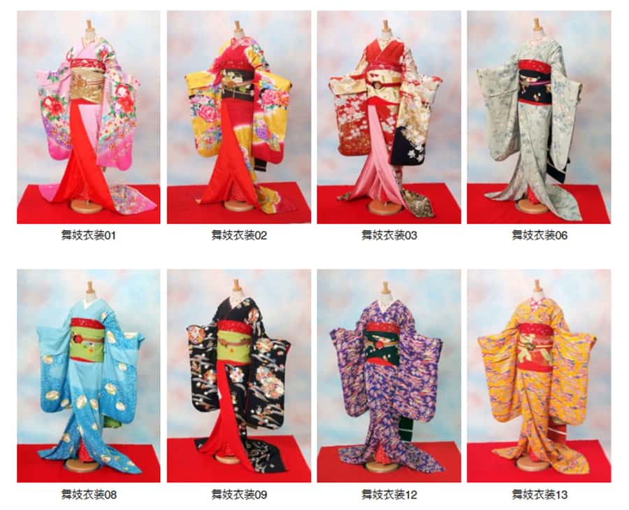 Kyoto: 2-Hour Maiko Makeover and Photo Studio Shoot - Choosing a maiko kimono with seasonal detail