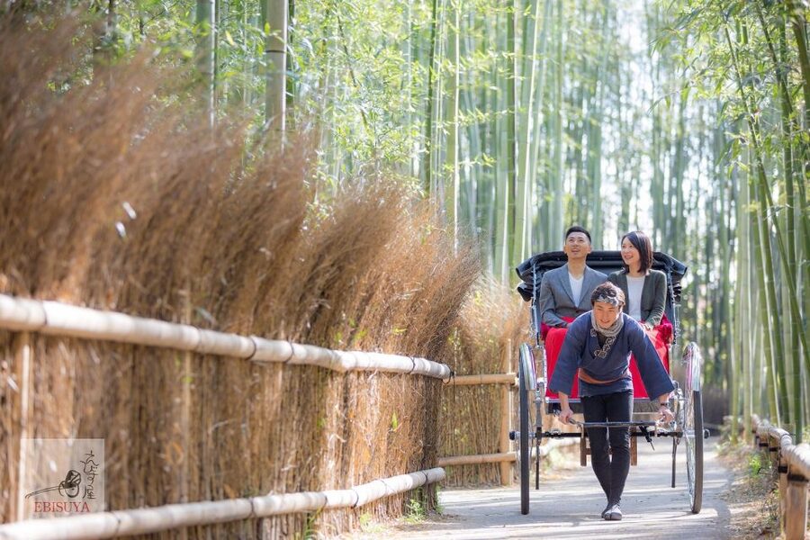 Kyoto: Arashiyama Customized Rickshaw Tour & Bamboo Forest - Entering the bamboo grove on a private path