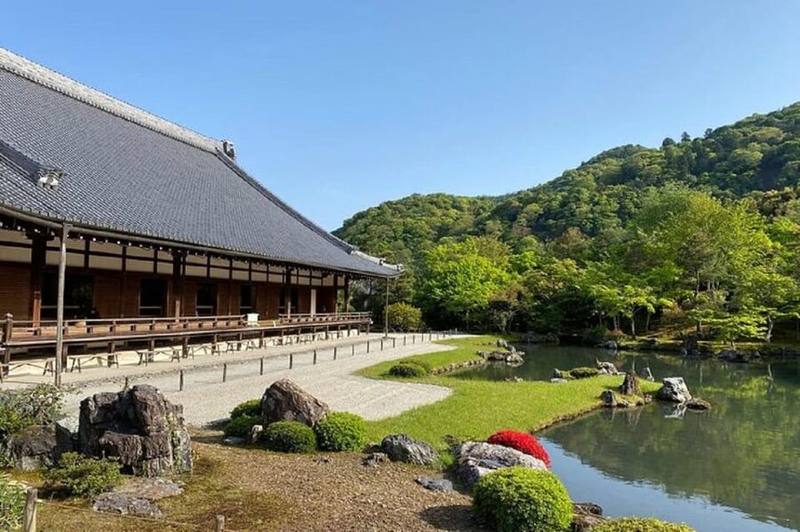 Kyoto: Arashiyama Guided Tour, Bamboo, Monkey, Zen Temple - Tenryu-ji and its Zen garden