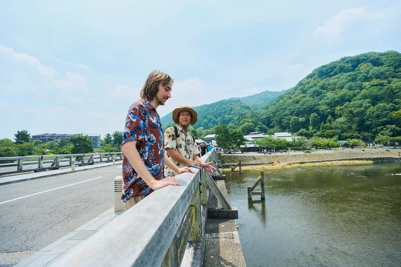 Kyoto: Arashiyama UNESCO Walking Tour with Admission - Souvenir stops with a Kyoto flavor