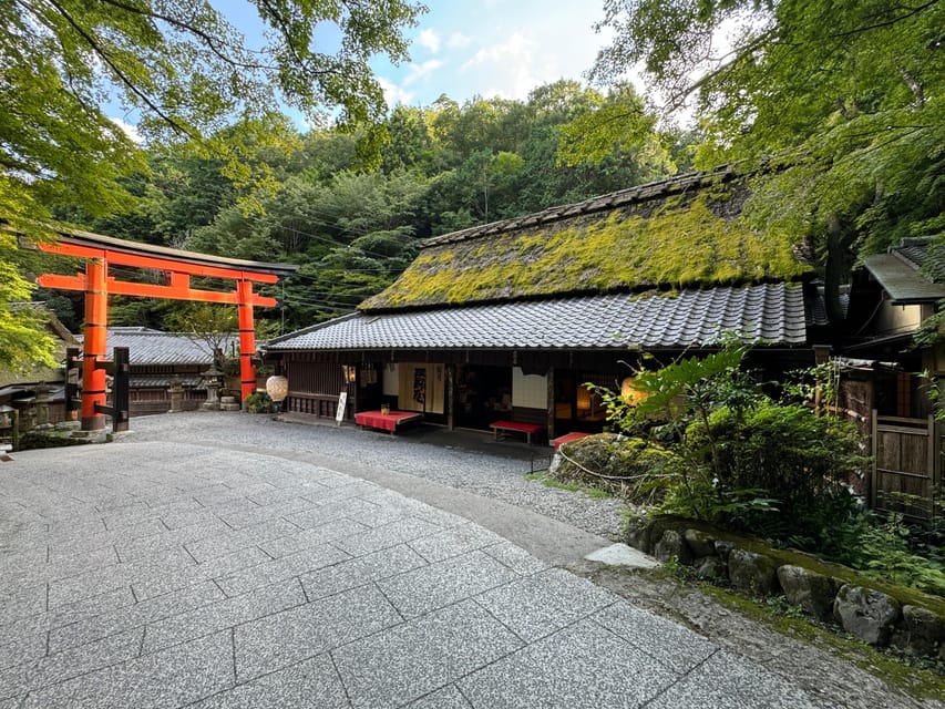 Kyoto: Avoid the Crowds at the Hidden Gems of Arashiyama - Saga Toriimoto, old houses, and small craft shops