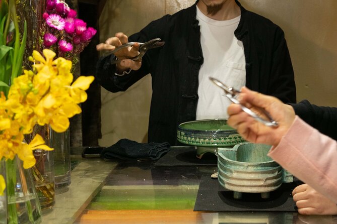 Kyoto Cultural IKEBANA Experience@SEKKA FLOWERS - What happens during the 40-minute ikebana class