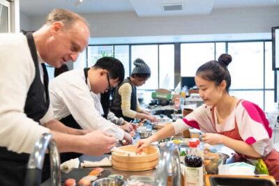 Enjoy Sushi & Market Tour! Best for Family & Couple!