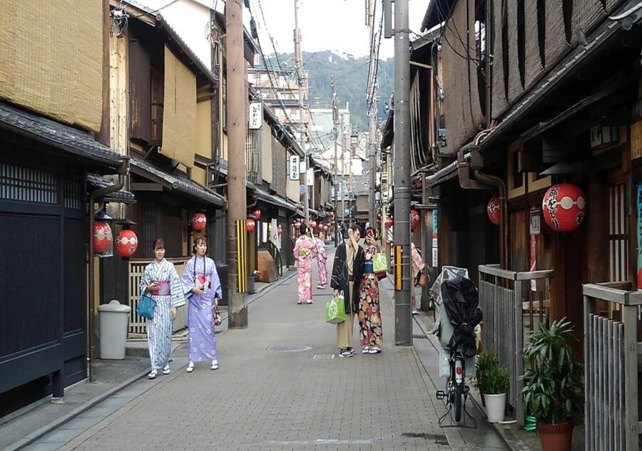 Kyoto Evening Gion Food Tour - Booking Advice for a Smooth Evening