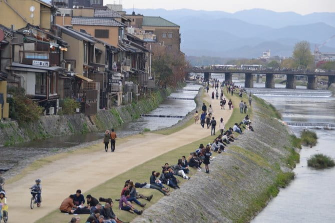 KYOTO Explore Top Highlights by Private Walking Tour - What your guide adds to the day
