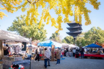 Kyoto Flea Market Cultural Exchange with English Learners