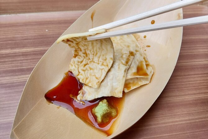 Kyoto Food Tour of 10 Tastings with Wagyu, Mochi & More Surprises - Wagyu sushi, mochi, and the secret dish
