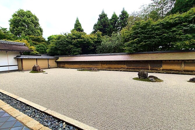 Kyoto Full Course Tour: Explore 10 Must-See Sights & Hidden Gems - Fushimi Inari and its endless red gates