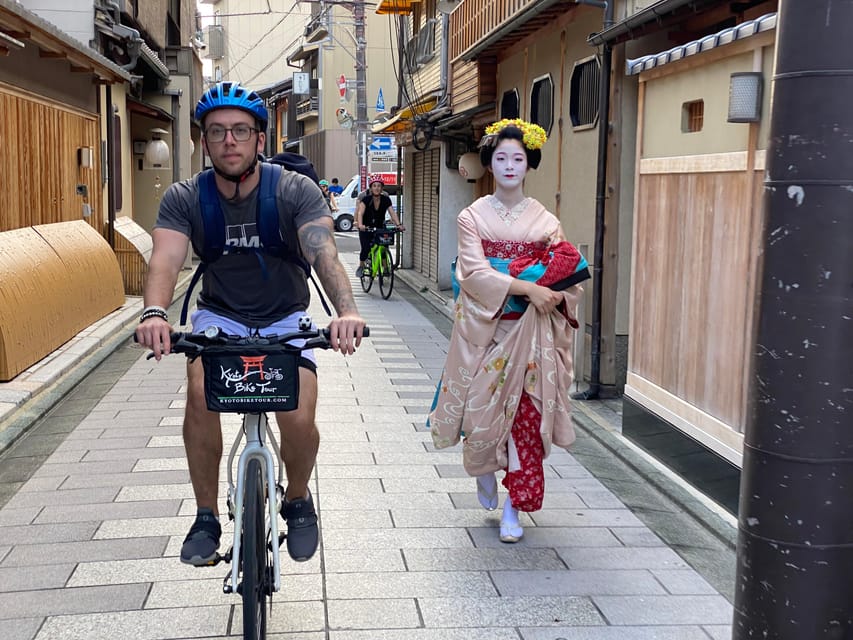 Kyoto: Full-Day City Highlights Bike Tour with Light Lunch - Arashiyama Bamboo Grove: an early taste of Kyoto’s famous scenery
