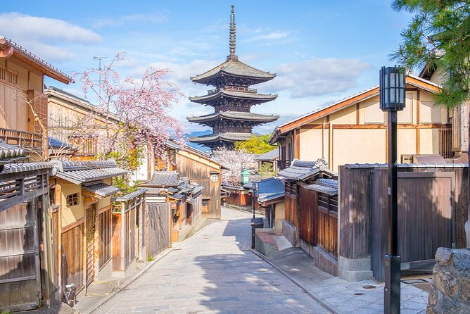 Kyoto Full day Tour Kinkakuji, Kiyomizu-dera and Fushimi Inari - Three hours around Kiyomizu-dera
