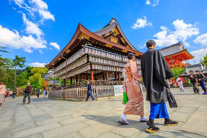 Kyoto Full day Tour Kinkakuji, Kiyomizu-dera and Fushimi Inari - What the guide adds to the day