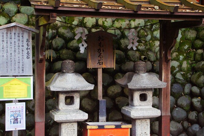 Kyoto: Fushimi Inari Shrine Walking Tour - Entering Fushimi Inari-taisha