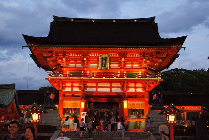Kyoto: Fushimi Inari Shrine Walking Tour - What the Two-Hour Format Gives You