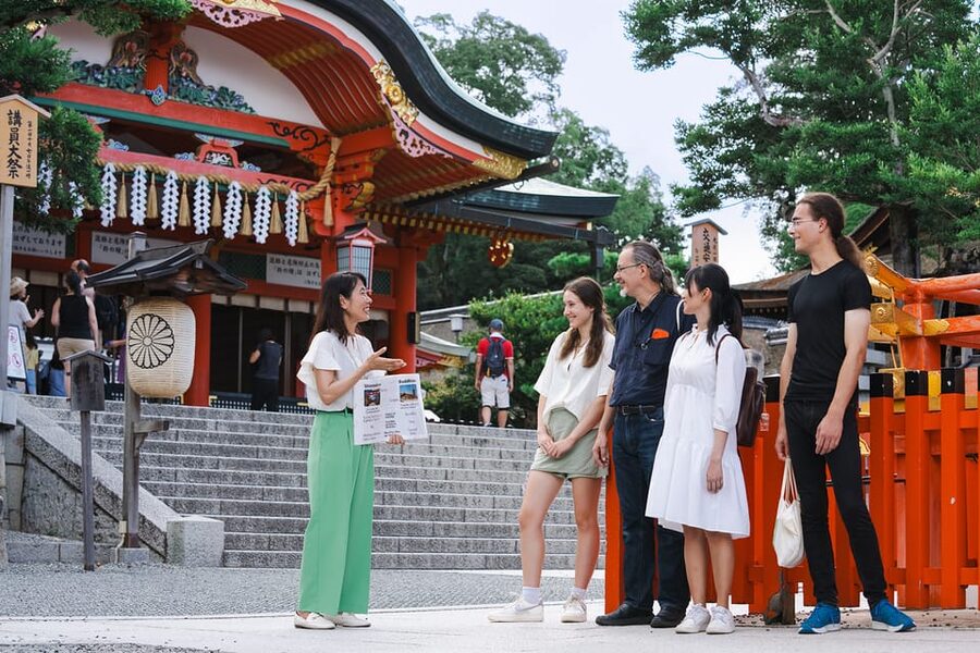 Kyoto: Fushimi Inari Taisha Shrine Walking Tour with Guide - Finding a quieter side of the area at Sekiho-ji