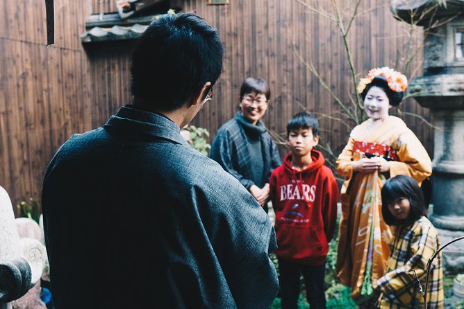 Kyoto Geisha Show Cultural Hour with an apprentice geisha, Maiko - The walk through Honmachi and the geisha district