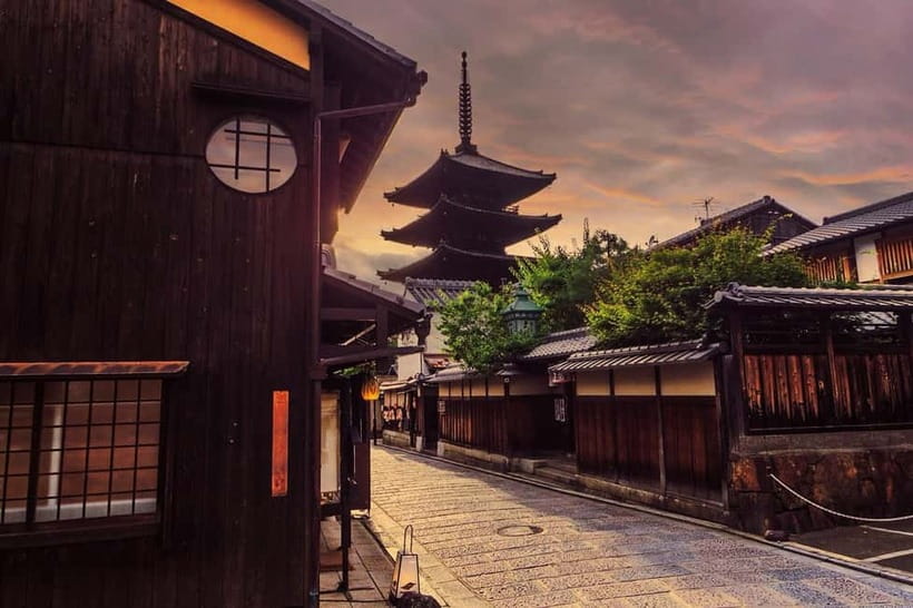Kyoto Geisha Walking Tour: Gion District & Hidden Gems - At a glance
