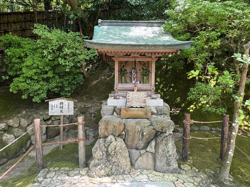Kyoto: Ginkakuji, Silver Pavilion Guided Tour in 1 Hour - Climbing toward the terrace views