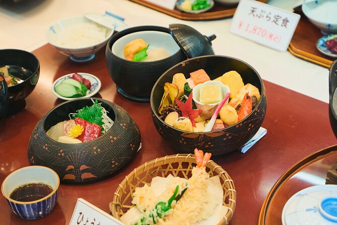 Kyoto Gion: 2-Hour Geisha Culture & History Walking Tour - Yasaka Shrine and a Thousand Years of Worship